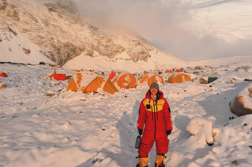 Olivia Bonfim: A Primeira Mulher Sul-Americana a conquistar Everest e Lhotse em menos de 24 Horas