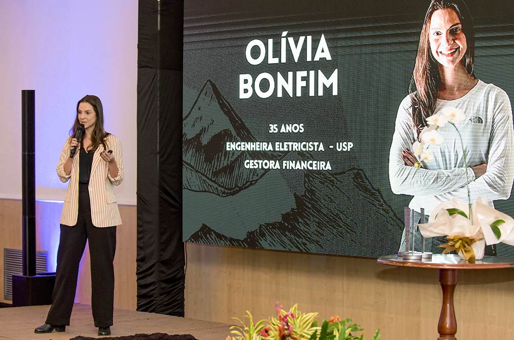 Exclusivo: Mulheres Notáveis 2026 está acontecendo agora com palestra de montanhista recordista Olivia Bonfim